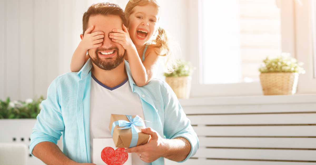 Best Sobriety Gifts for Dad to Celebrate Father’s Day